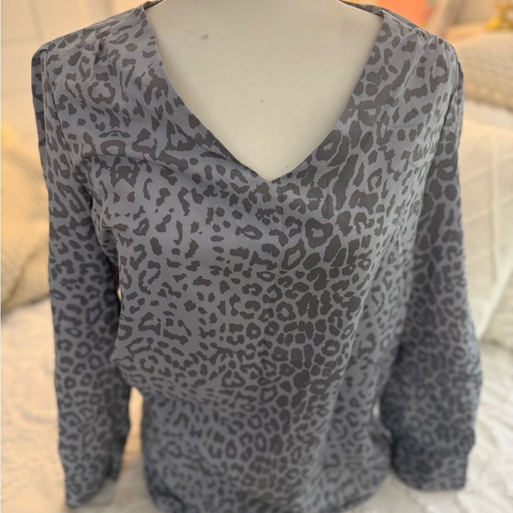 Cynthia Steffe Gray Animal Print Top